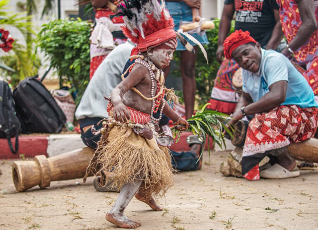 À Lambaréné, la culture a retrouvé son fleuve