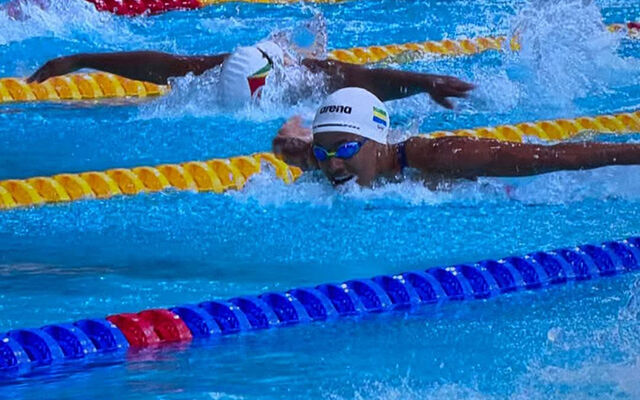 Noélie Lacour fait rayonner le Gabon à Glasgow avec un nouveau record national sur 100 m papillon