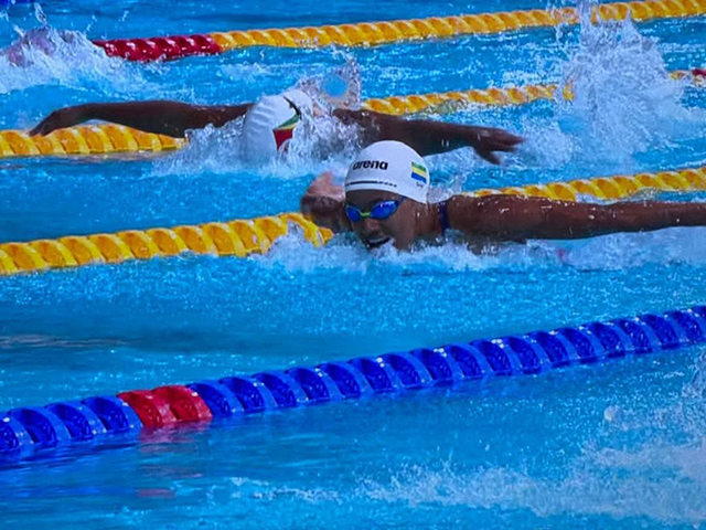 Noélie Lacour fait rayonner le Gabon à Glasgow avec un nouveau record national sur 100 m papillon