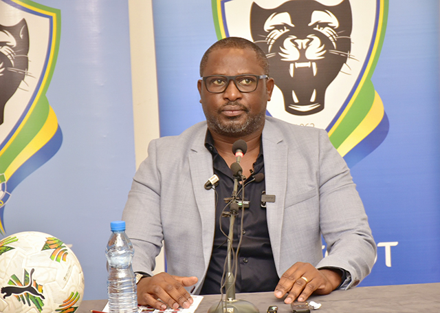 Gabon : Non payé depuis son éviction, Thierry Mouyouma met en demeure la Fégafoot