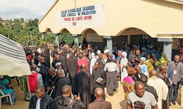 «Dieu est au contrôle» : l’EEG sous tutelle de l’État après une élection à deux visages