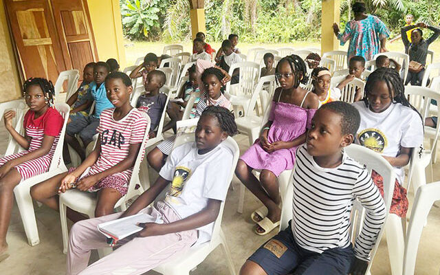 Moyen-Ogooué : à Ntyatanga, le Galoa s’apprend pour préserver la mémoire et les traditions
