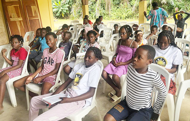 Moyen-Ogooué : à Ntyatanga, le Galoa s’apprend pour préserver la mémoire et les traditions