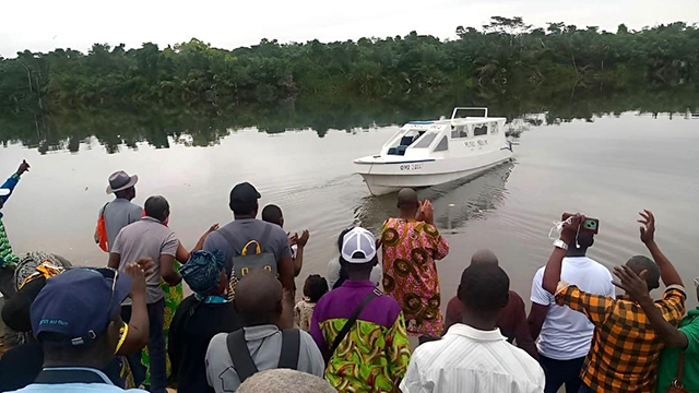 Canton Orembo Nkomi : une ambulance fluviale pour faciliter les évacuations sanitaires