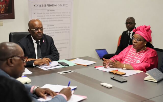Droits humains et la promotion de la non-violence : un partenariat envisagé entre la Médiature de la République et la Croix-Rouge gabonaise